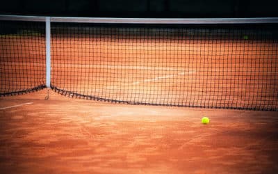 Comment les projets de construction des courts de tennis à Marseille sont-ils planifiés pour minimiser les perturbations?