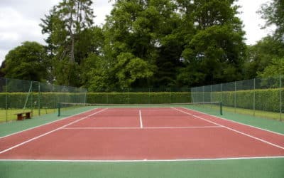 Construction de courts de tennis à Toulon : Quelles stratégies sont mises en place pour minimiser l&rsquo;utilisation de produits chimiques dans l&rsquo;entretien des courts de tennis à Toulon ?