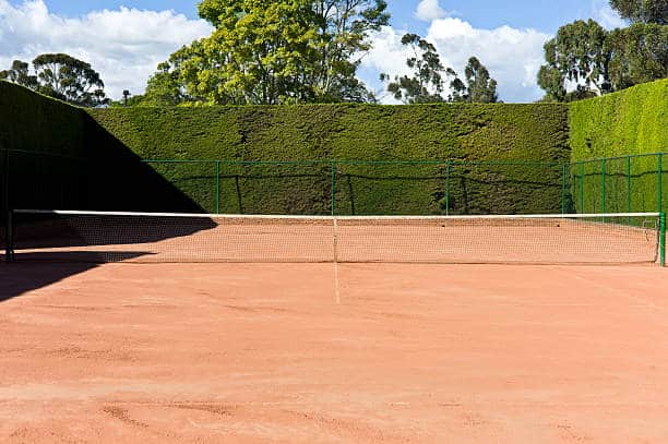 constructeur de court de tennis à Toulon