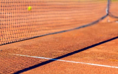 Comment les constructeurs de courts de tennis à Toulon dans le Var pour les centres de bien-être assurent-ils la sécurité des installations ?