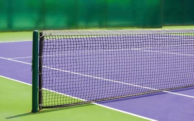 Les options de signalisation et de communication pour les hôtels de luxe autour du nouveau court de tennis à Toulon, Var
