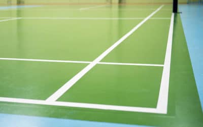 Évaluer la Qualité de Construction d’un Court de Tennis dans un Spa Haut de Gamme à Toulon