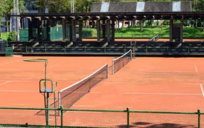 Pourquoi la rénovation des courts de tennis à Lyon devrait-elle inclure un plan de gestion du trafic et du stationnement?