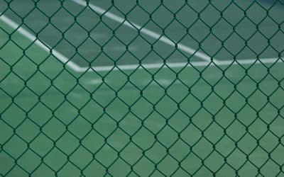 Rénovation de Court de Tennis à Grenoble : Comment Choisir les Bonnes Dimensions pour les Zones de Service sur un Court de Tennis Rénové ?