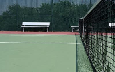 Constructeurs de courts de tennis en gazon synthétique à Nice : Avantages d&rsquo;un Court en Terre Battue pour les Écoles Primaires à Nice