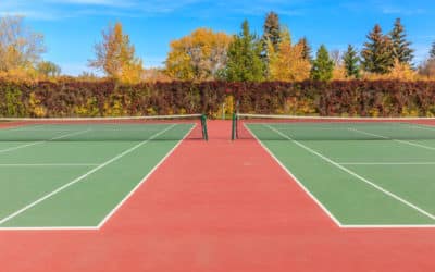 Construction d&rsquo;un Court de Tennis à Toulon : L&rsquo;Impact de la Proximité de la Mer