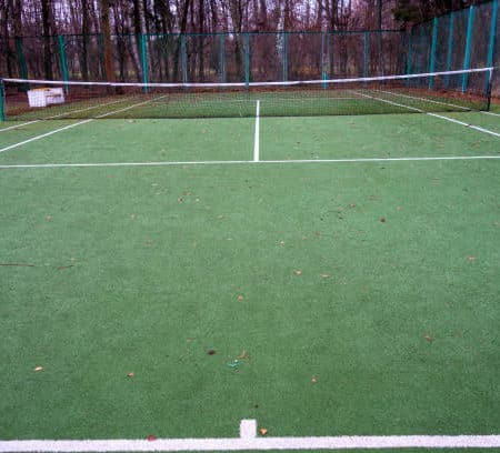 Garantir une Installation de Qualité et Durabilité des Courts de Tennis en Gazon Synthétique à Nice