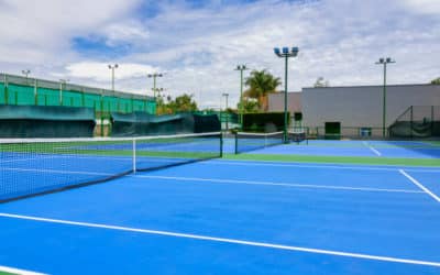 Construction d&rsquo;un Court de Tennis en Résine Synthétique à Fréjus par Service Tennis est une décision importante pour les villas