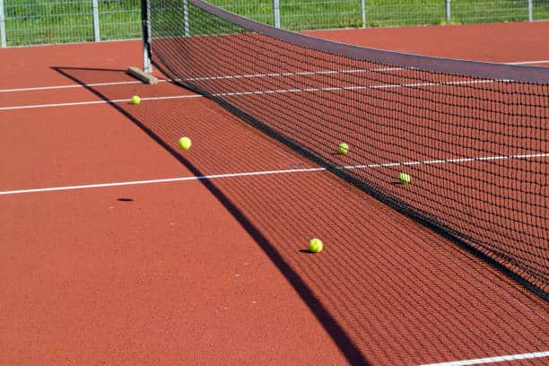 Constructeur de Courts de Tennis à Nice dans les Alpes-Maritimes Assure la Conformité aux Réglementations Locales