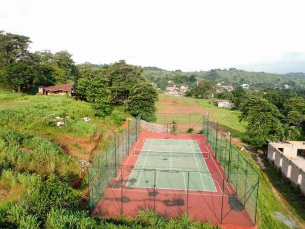 Construction d'un court de tennis à Marseille: