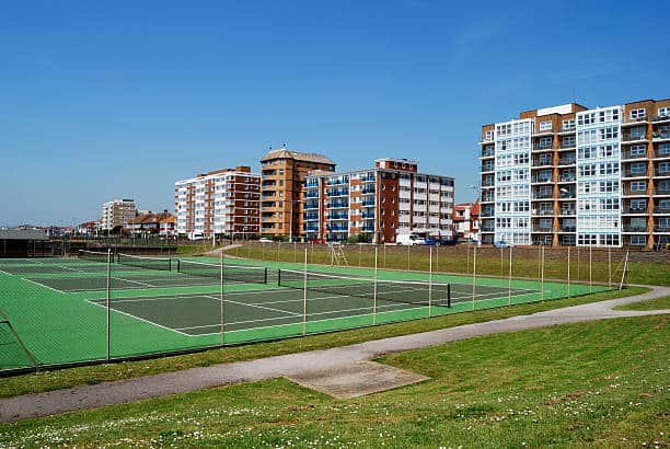 Construction d'un court de tennis à Marseille: