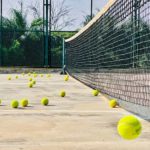 construction d'un court de tennis en gazon synthétique