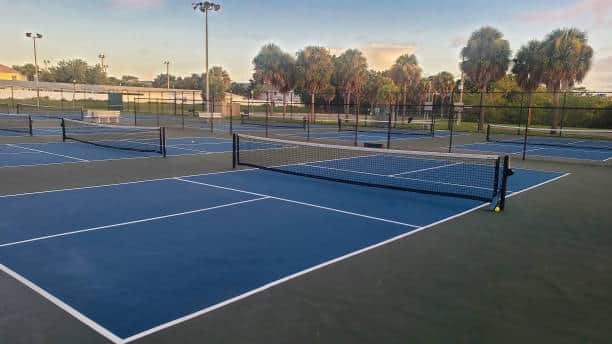 Les meilleures pratiques pour communiquer avec les membres du complexe sportif pendant les travaux de la Rénovation d&rsquo;un court de tennis en résine synthétique à Nice