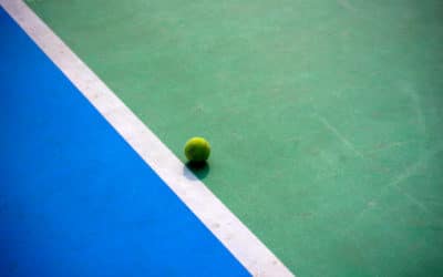 Comment le constructeur de courts de tennis à Nice pour les camps de vacances peut-il contribuer à la promotion du tennis parmi les jeunes ?