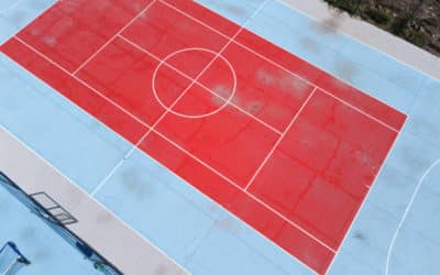 Comment garantir la qualité des équipements de jeu dans le constructeur de courts de tennis à Nice pour les organes sportifs ?