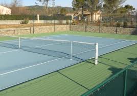 Les Innovations dans la Conception des Clôtures Recommandées par le Constructeur du Terrain de Tennis à Nice