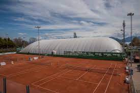 Les Impacts d&rsquo;une Mauvaise Qualité de Réfection d&rsquo;un Court de Tennis à Saint-Raphaël sur la Santé des Joueurs