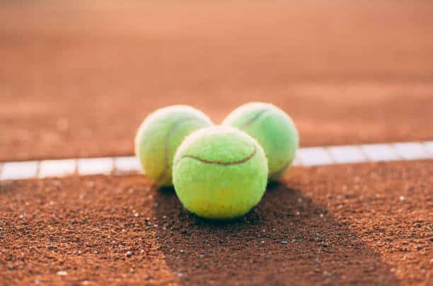 Construction d&rsquo;un terrain de tennis à Nice par Service Tennis : Les Implications Légales