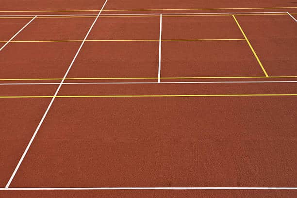 Construction d'un court de tennis