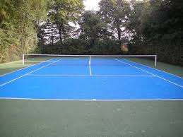 Service Tennis à Nice et L’Assurance Contre les Défauts du Constructeur de Courts de Tennis