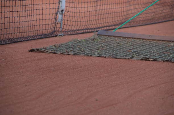 Optimiser la Durabilité d&rsquo;un Court de Tennis à Nice: Les Étapes Cruciales de Maintenance