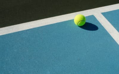 L’impact de l’orientation solaire sur la construction d’un court de tennis à Mougins