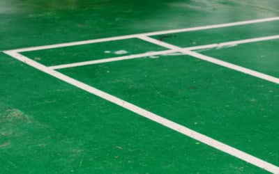 Comment le constructeur de courts de tennis à Nice peut-il créer des zones de récupération et de premiers soins pour les joueurs ?