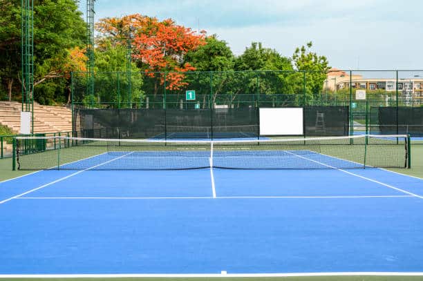 Intégration de l&rsquo;Entretien du Court de Tennis à Saint-Raphaël dans la Gestion des Installations Sportives