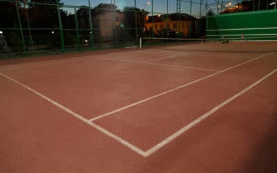 Délais moyens et expertise requise dans la construction d’un court de tennis à Marseille pour les communautés résidentielles