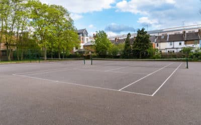 Sécurité sur le chantier : Service Tennis à Toulon en action