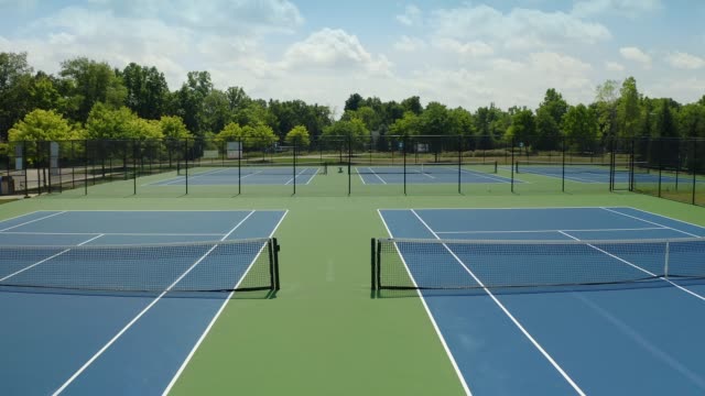 Construction terrains de tennis en résine synthétique Saint-Raphaël