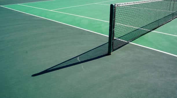 Les critères de sélection clés pour choisir un constructeur de courts de tennis en gazon synthétique à Nice pour les écoles de sport