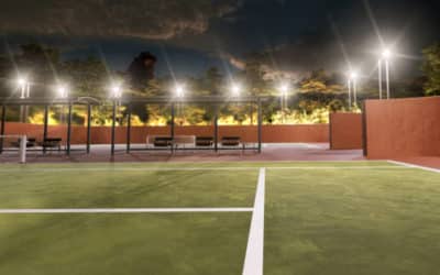 Comment intégrer des zones de conservation et de restauration écologique dans le plan de rénovation des courts de tennis à Nice ?