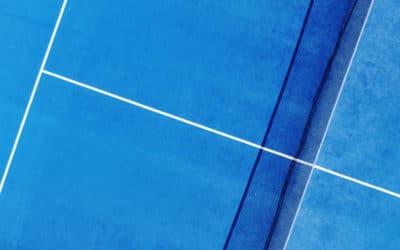 Comment identifier les périodes de faible activité pour planifier la rénovation d’un court de tennis à Marseille ?