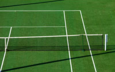Construction d’un court de tennis en gazon synthétique à Fréjus par Service Tennis