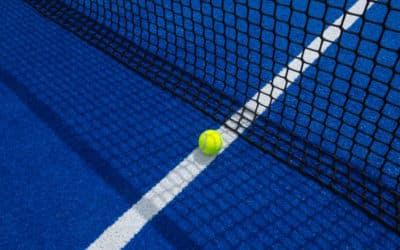 Quels matériaux de revêtement offrent le meilleur rapport qualité-prix pour un construction d&rsquo;un court de tennis à Fréjus ?