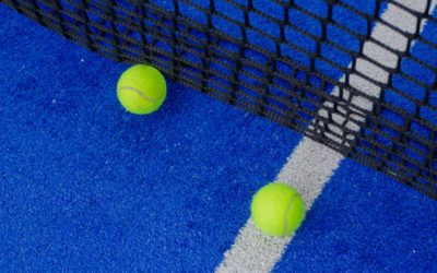 Quels équipements supplémentaires pour un court de tennis en gazon synthétique à Nice?