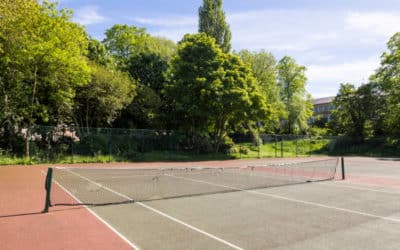L’Impact de l’Utilisation de Matériaux Recyclés dans la Construction d’un Court de Tennis à Mougins