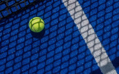 Comment le constructeur de terrain de tennis à Nice intègrent-ils les contraintes environnementales ?