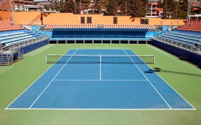 Les Filets Réglables dans la Rénovation d’un Court de Tennis à Fréjus