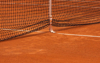 Comment Service Tennis, Constructeur de Courts de Tennis à Nice, Assure une Communication Efficace avec les Écoles