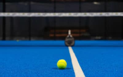 Les Critères de Choix entre un Court de Tennis en Dur ou en Terre Battue pour les Communautés Résidentielles de Marseille lors de la Construction de Courts de Tennis