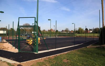 L&rsquo;Importance de la Résistance aux Intempéries dans la Construction d&rsquo;un Court de Tennis en Béton Poreux à Fréjus pour les Hôtels de Luxe