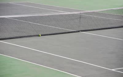 Normes de sécurité lors de la rénovation d&rsquo;un court de tennis en béton poreux à Paris