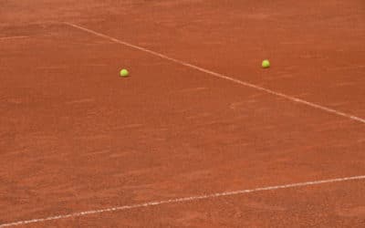 Comment suivre l’évolution des normes internationales de tennis pour la réfection des courts de tennis à Nice ?