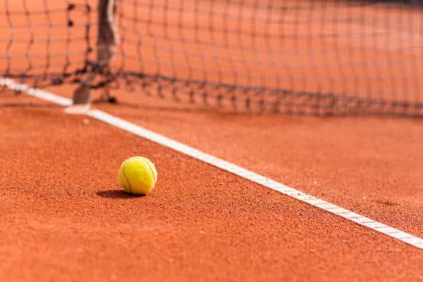 Les Étapes Clés de la Rénovation d&rsquo;un Court de Tennis en Terre Battue à Saint Aygulf