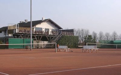 Les Considérations Légales Importantes Avant de Débuter une Rénovation de Court de Tennis dans un Hôtel à Auvergne