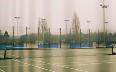 Rénovation des Courts de Tennis à Auvergne-Rhône-Alpes par Service Tennis peut Garantir une Maintenance Facile et Durable dans les Hôtels