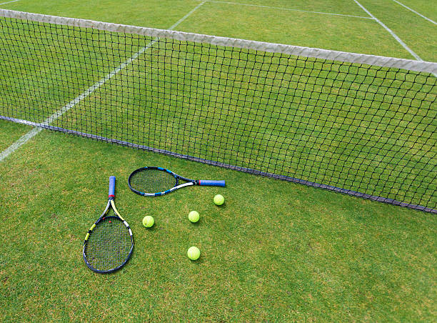 la Construction court de tennis en Gazon synthétique à Ajaccio face aux défis climatiques méditerranéens nécessite une approche multidimensionnelle.