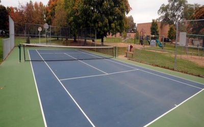 Comment le Service Tennis à Troyes assure-t-il l’entretien du court de Tennis en Béton Poreux à Troyes?
